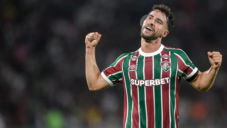 Martinelli treina com o grupo e anima o Fluminense