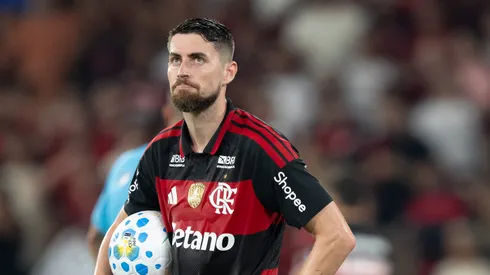 Jorginho jogador do Flamengo durante partida contra o Santos no estádio Maracanã pelo campeonato Brasileiro A 2026. Foto: Jorge Rodrigues/AGIF