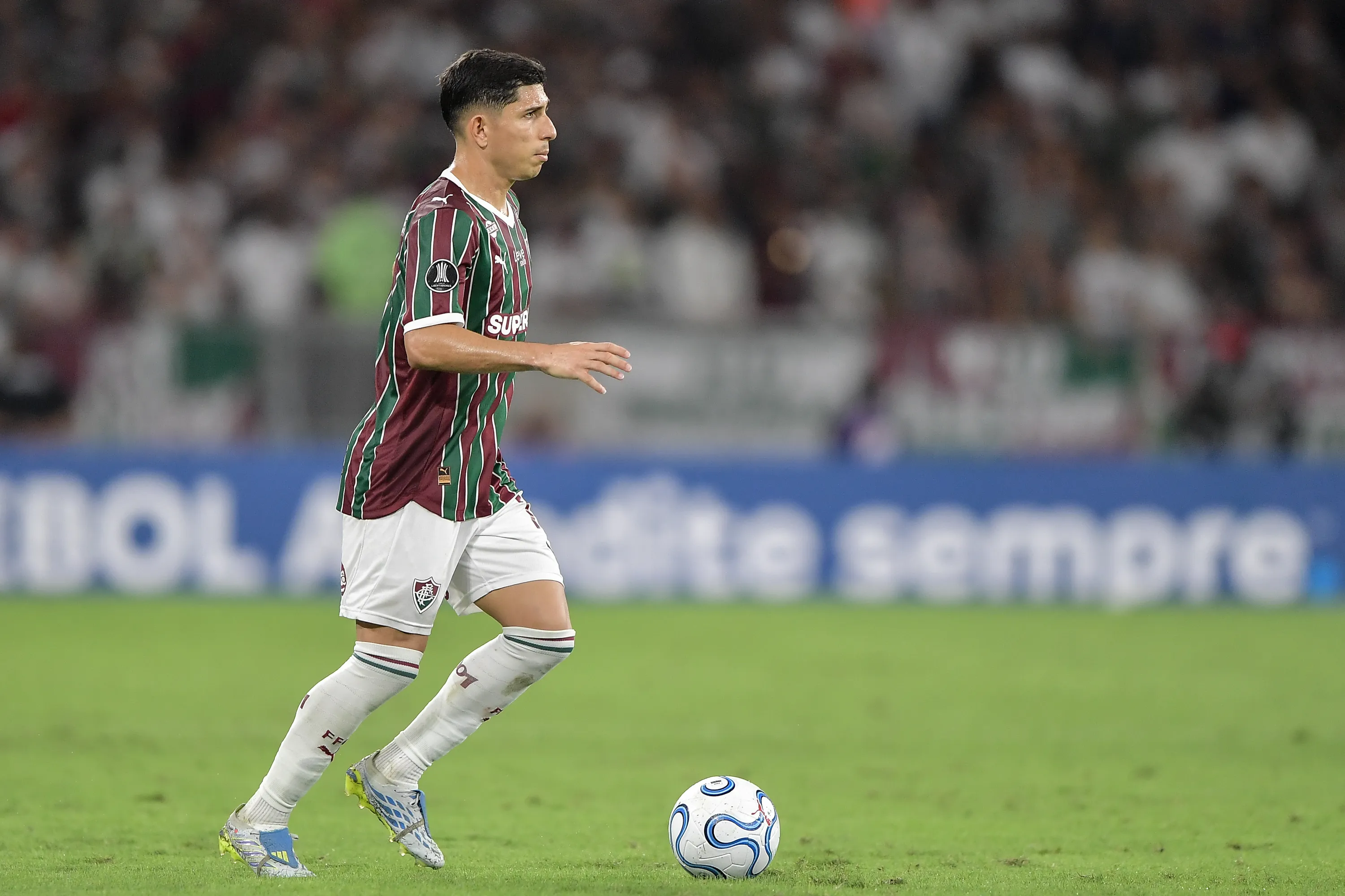 Savarino atuando no Fluminense – Foto: Thiago Ribeiro/AGIF