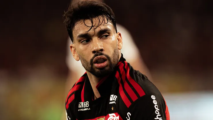 Paquetá jogador do Flamengo durante partida contra o Palmeiras no estádio Maracanã pelo campeonato Brasileiro A 2026. Foto: Isabela Azine/AGIF