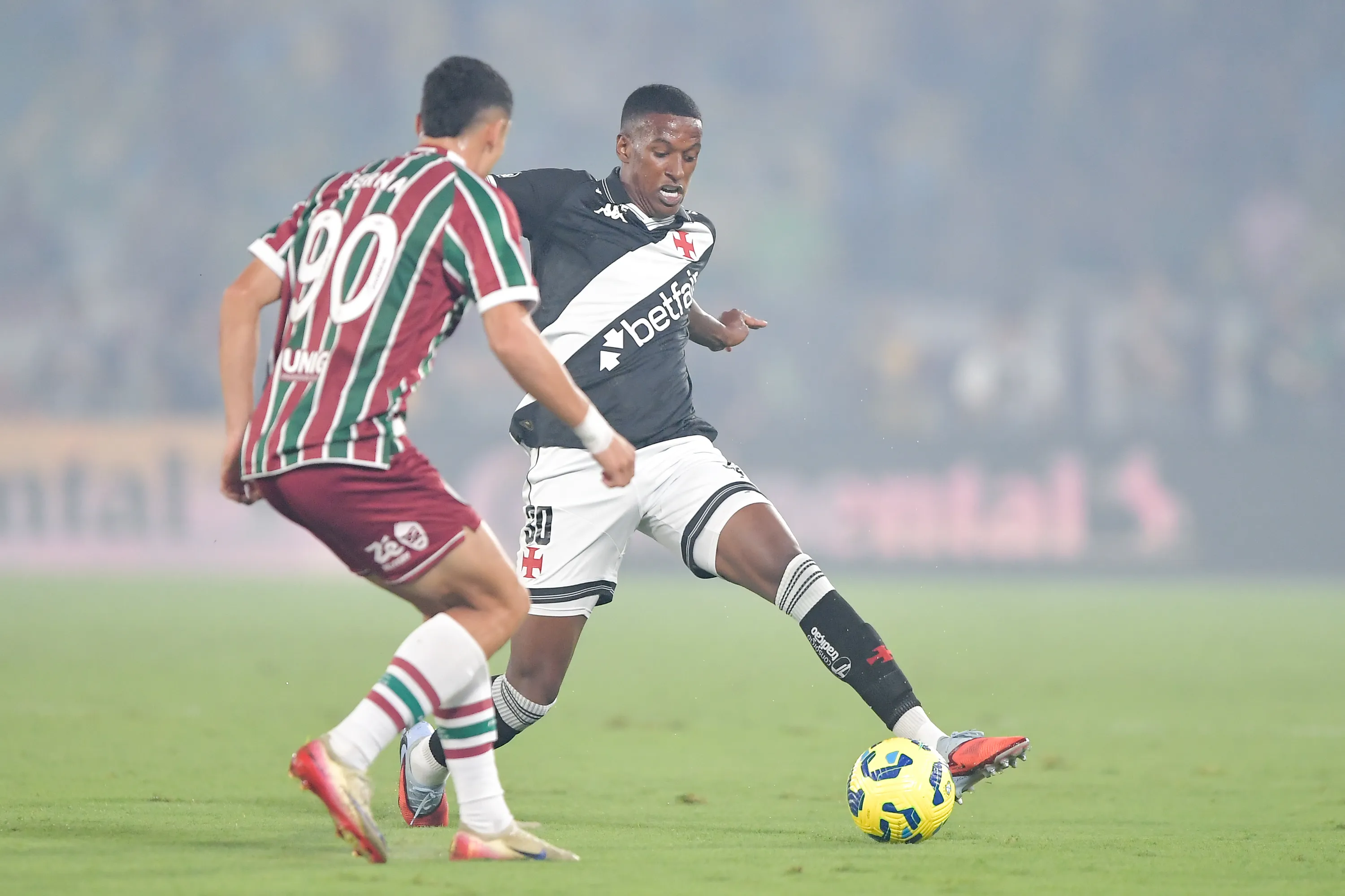 Robert Renan jogador do Vasco durante partida contra o Fluminense no estadio Maracana pelo campeonato Copa Do Brasil 2025. Foto: Thiago Ribeiro/AGIF