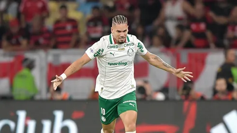 Paulinho comemora gol marcado na partida entre Flamengo x Palmeiras, no Maracanã. Foto: Thiago Ribeiro/AGIF