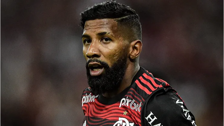 Rodinei durante confronto entre Flamengo e Atlético-GO no Brasileirão de 2022.