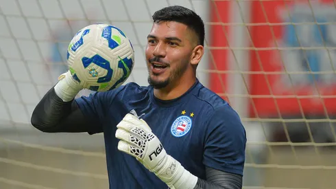 João Paulo durante aquecimento para partida contra o Sport no Brasileirão de 2025.