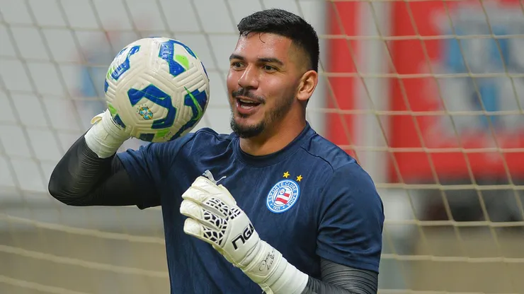 João Paulo durante aquecimento para partida contra o Sport no Brasileirão de 2025.