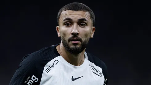 Zakarial Labyad durante confronto contra o Internacional no Brasileirão de 2026.
