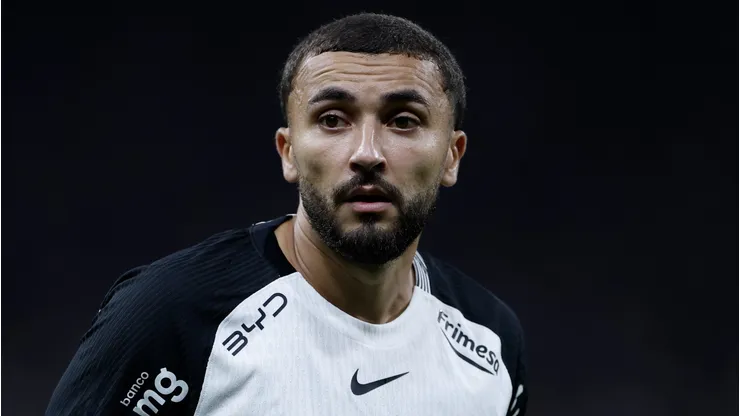 Zakarial Labyad durante confronto contra o Internacional no Brasileirão de 2026.