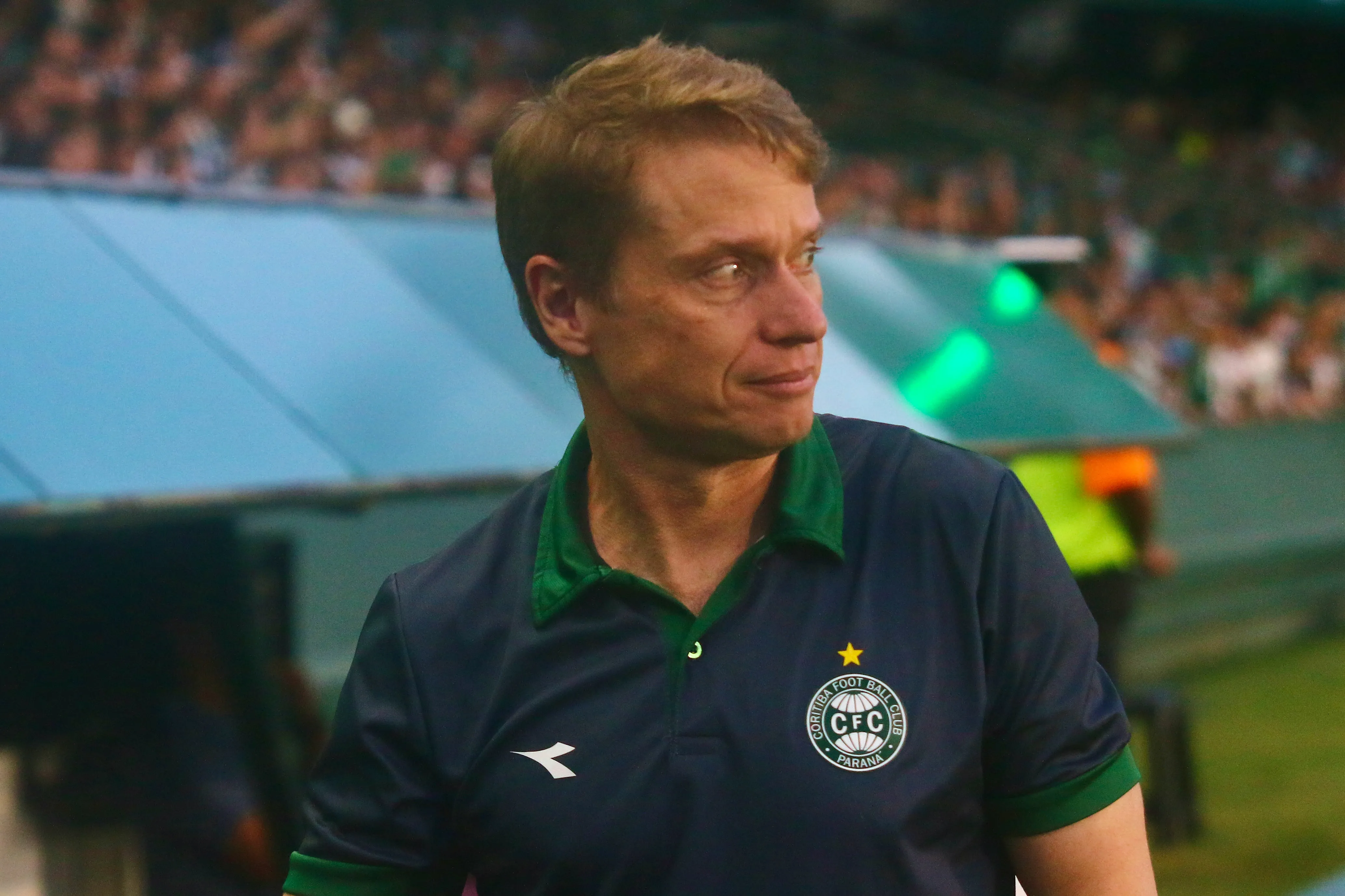 Fernando Seabra tecnico do Coritiba durante partida contra o Remo no estadio Couto Pereira pelo campeonato Brasileiro A 2026. Foto: Gabriel Machado/AGIF