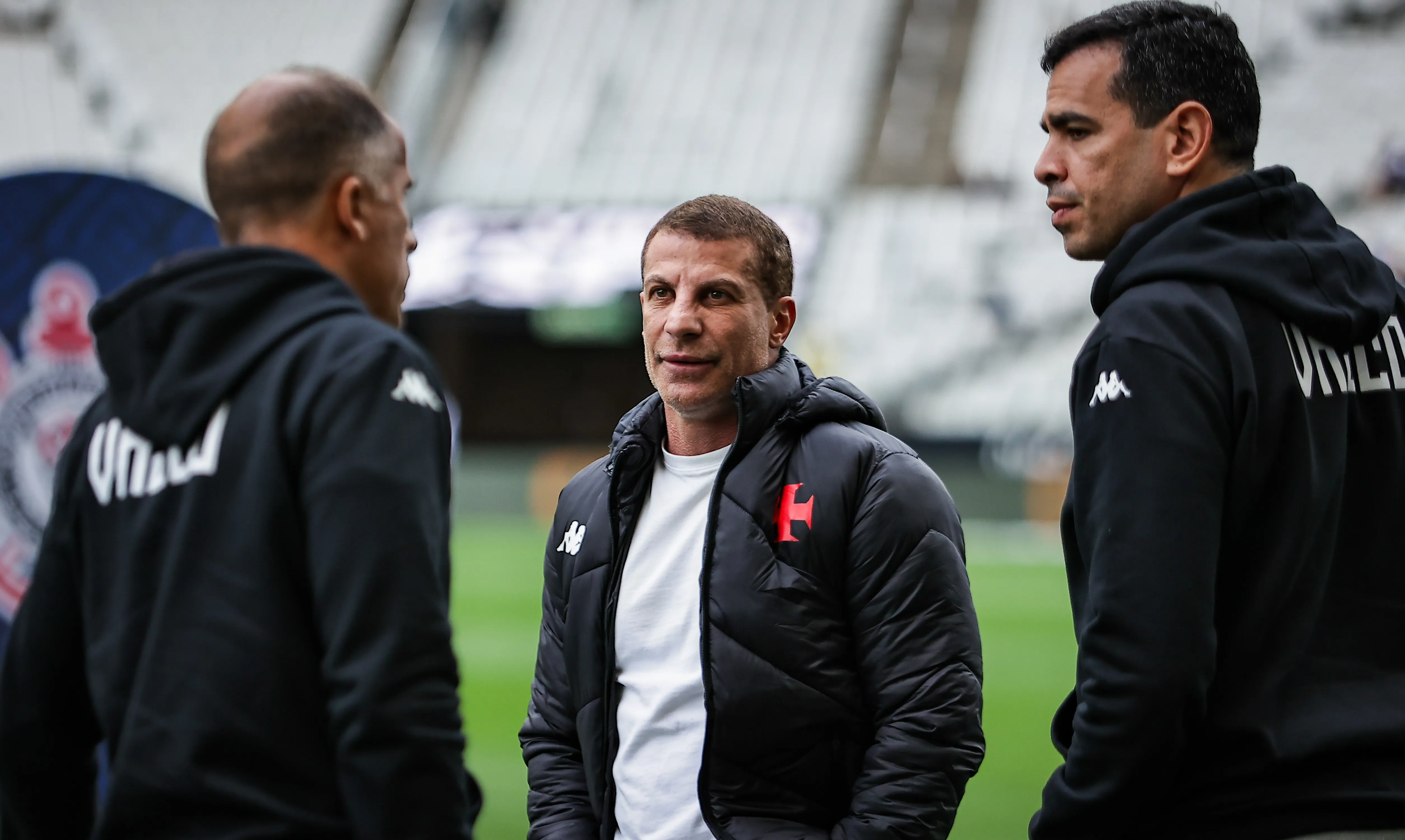 Pedrinho antes de confronto do Vasco – Foto: Fabio Giannelli/AGIF
