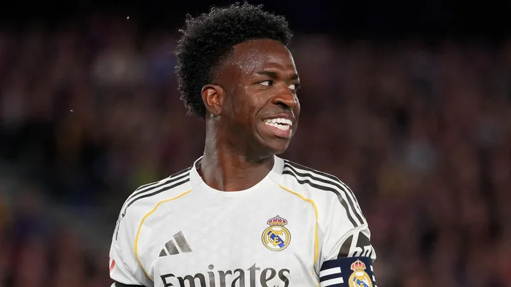 Vinicius Junior, do Real Madrid, reage durante a partida da LaLiga EA Sports entre FC Barcelona e Real Madrid CF no Spotify Camp Nou, em 10 de maio de 2026, em Barcelona, ​​Espanha. (Foto de Alex Caparros/Getty Images)
