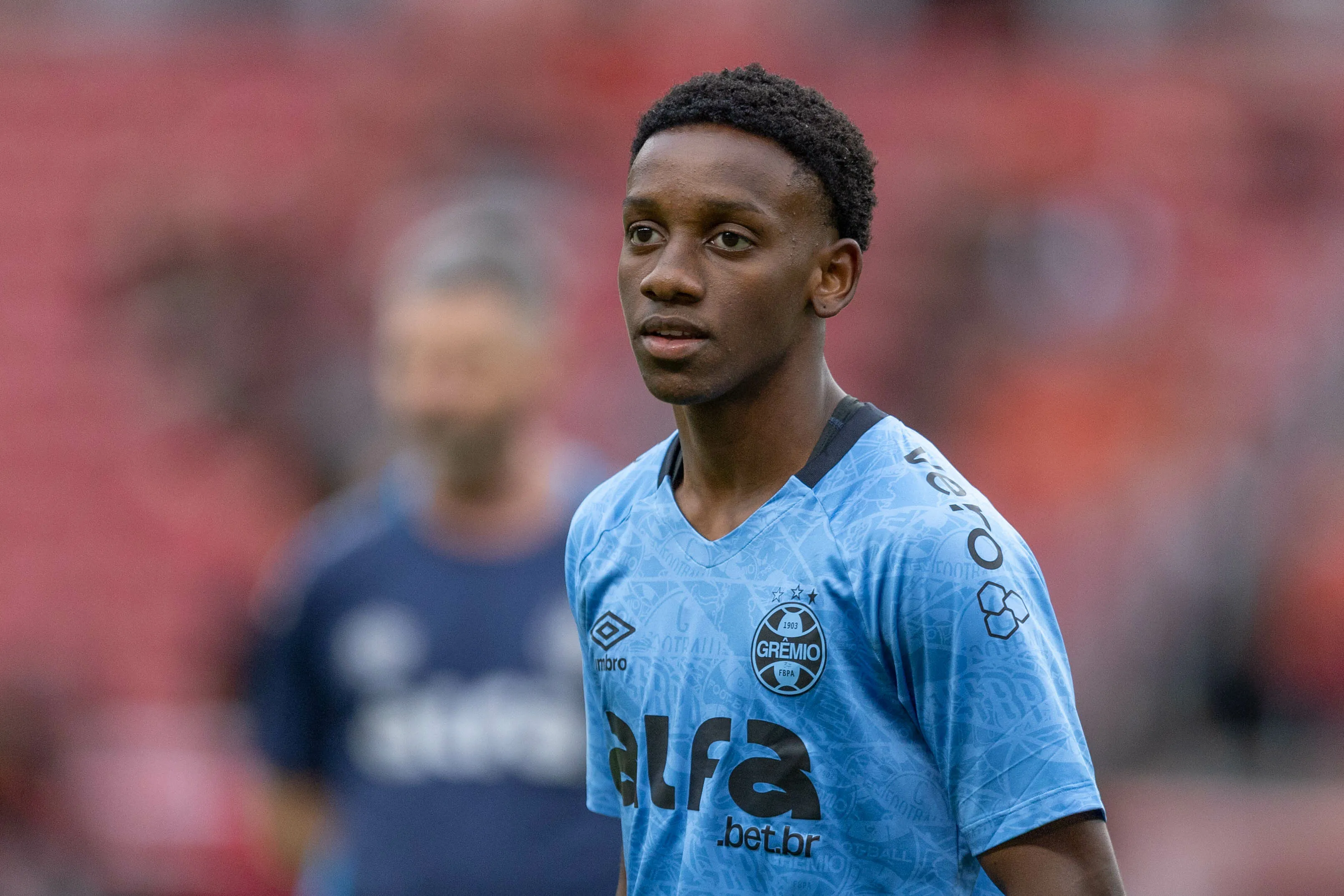 RS – PORTO ALEGRE – 21/09/2025 – BRASILEIRO A 2025, INTERNACIONAL X GREMIO – Gabriel Mec jogador do Gremio durante partida contra o Internacional no estadio Beira-Rio pelo campeonato Brasileiro A 2025. Foto: Liamara Polli/AGIF
