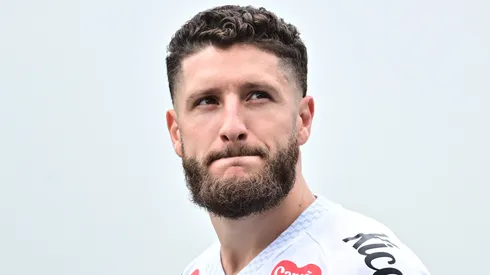 Ze Rafael jogador do Santos durante partida contra o Fortaleza no estadio Vila Belmiro pelo campeonato Brasileiro A 2025.