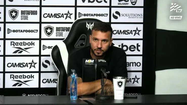 Alessandro Brito deixa o Glorioso. Foto: Reprodução/BotafogoTV