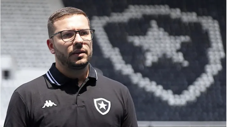 Alessandro Brito não é mais diretor de futebol do Botafogo. Foto: Vítor Silva/Botafogo