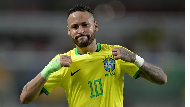 Neymar Jr., do Brasil, comemora após marcar o quinto gol de sua equipe durante a partida das Eliminatórias da Copa do Mundo da FIFA 2026 entre Brasil e Bolívia, no Estádio Mangueirao, em Belém, Brasil, em 8 de setembro de 2023. (Foto de Pedro Vilela/Getty Images)