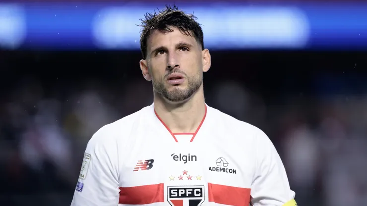 Calleri vive jejum de gols no São Paulo.