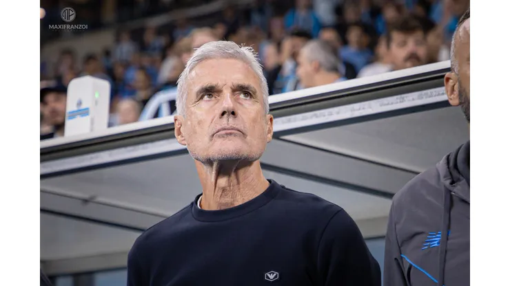 RS - PORTO ALEGRE - 21/04/2026 - COPA DO BRASIL 2026, GREMIO X CONFIANCA - Luis Castro tecnico do Gremio durante partida contra o Confianca no estadio Arena do Gremio pelo campeonato Copa Do Brasil 2026. Foto: Maxi Franzoi/AGIF