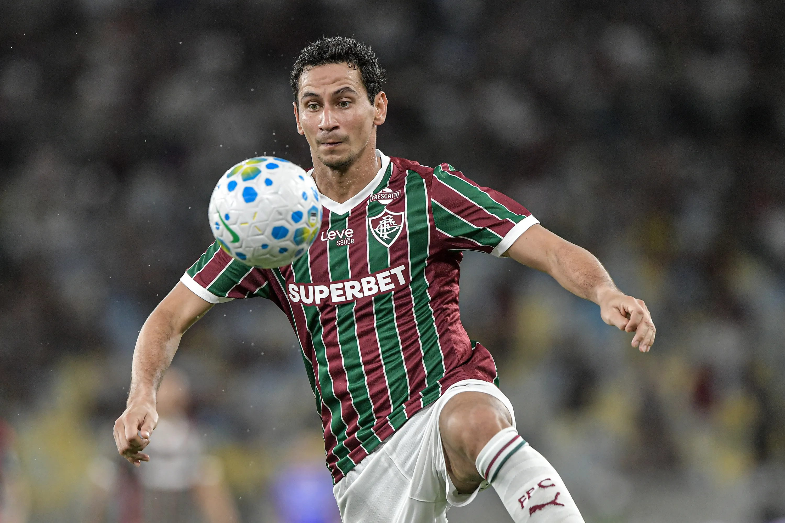 RJ – RIO DE JANEIRO – 12/04/2026 – BRASILEIRO A 2026, FLUMINENSE X FLAMENGO – Ganso jogador do Fluminense durante partida contra o Flamengo no estadio Maracana pelo campeonato Brasileiro A 2026. Foto: Thiago Ribeiro/AGIF