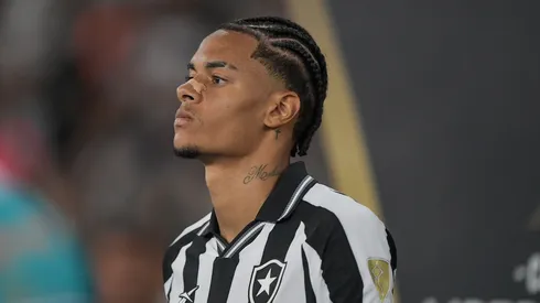 Newton jogador do Botafogo durante partida contra o Nacional Potosí no estádio Engenhão pelo campeonato Copa Libertadores 2026. Foto: Thiago Ribeiro/AGIF