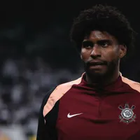 Hugo Souza pede desculpas por falhas em Corinthians x Platense