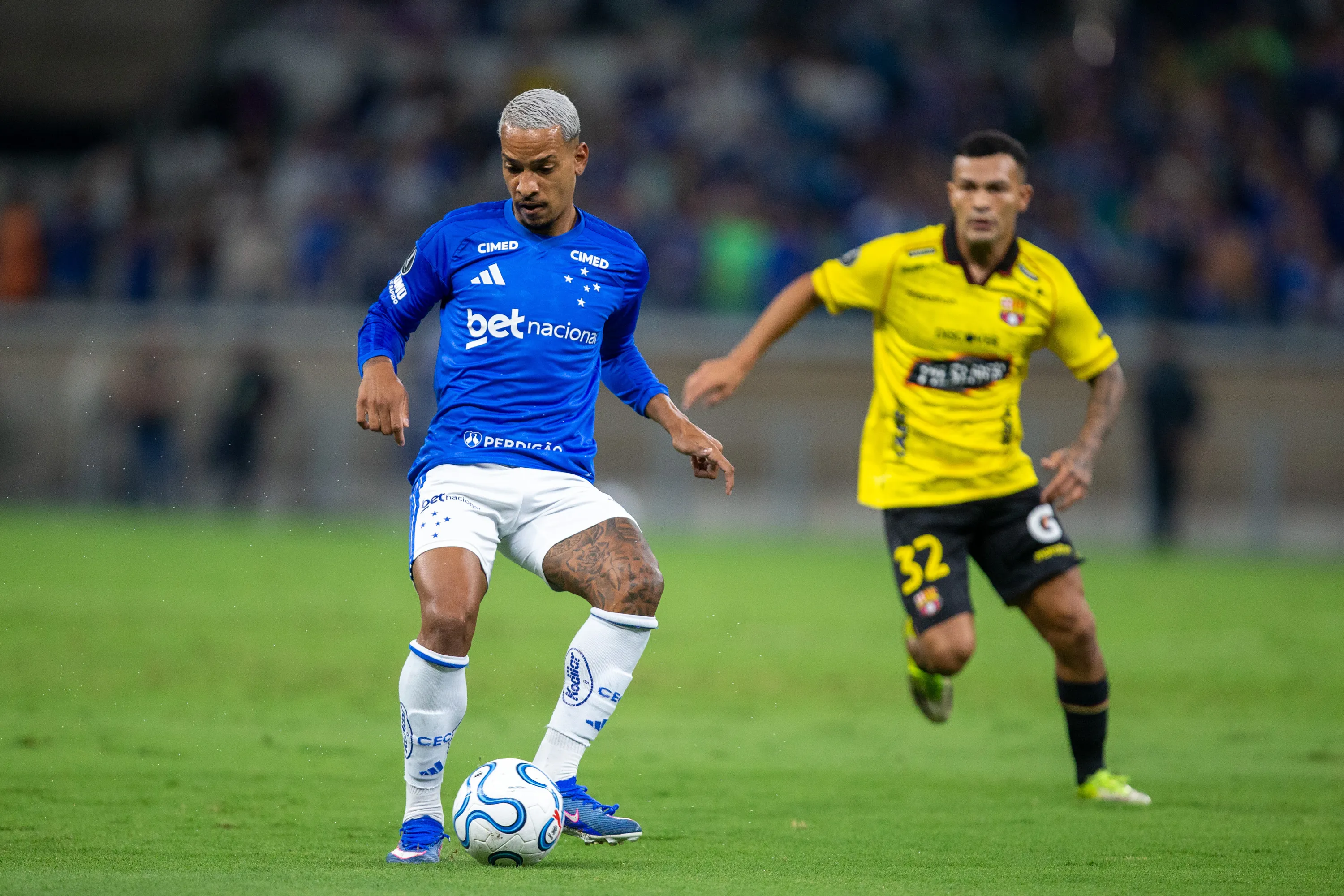 MG – BELO HORIZONTE – 28/05/2026 – COPA LIBERTADORES 2026, CRUZEIRO X BARCELONA DE GUAYAQUIL – Matheus Pereira jogador do Cruzeiro durante partida contra o Barcelona de Guayaquil no estadio Mineirao pelo campeonato Copa Libertadores 2026. Foto: Fernando Moreno/AGIF