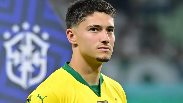 Emiliano Martínez jogador do Palmeiras durante partida contra o Fortaleza no estádio Arena Allianz Parque pelo campeonato Brasileiro A 2025. Foto: Jota Erre/AGIF