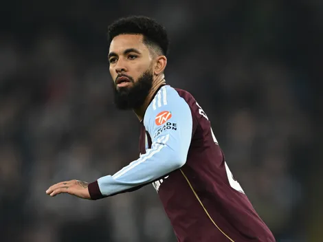 Torcida do Vasco se anima com Douglas Luiz