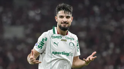 Flaco Lopez jogador do Palmeiras durante partida contra o Flamengo no estadio Maracana pelo campeonato Brasileiro A 2026. Foto: Thiago Ribeiro/AGIF