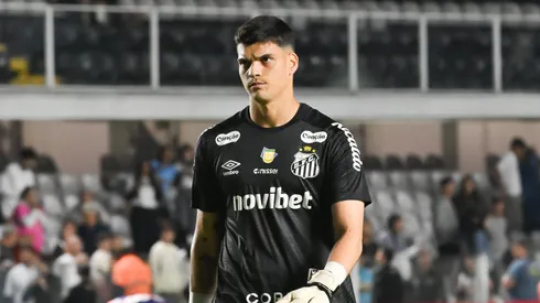 Gabriel Brazao jogador do Santos deixa o campo apos partida contra o San Lorenzo no estadio Vila Belmiro pelo campeonato Copa Sul-Americana 2026. Foto: Jota Erre/AGIF
