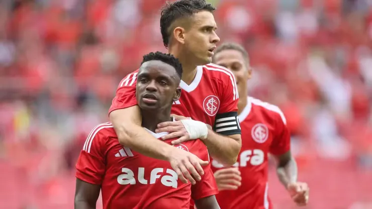Borré e Carbonero jogadores do Internacional. Foto: Ricardo Duarte/Divulgação, Internacional