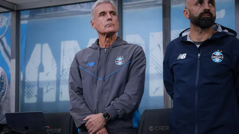 Luís Castro em Grêmio x Corinthians pelo Brasileirão 2026. Foto: Robson Mafra/AGIF