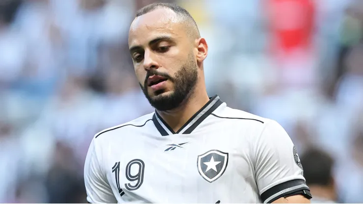 Arthur Cabral durante confronto contra o Atlético-MG no Brasileirão de 2026.