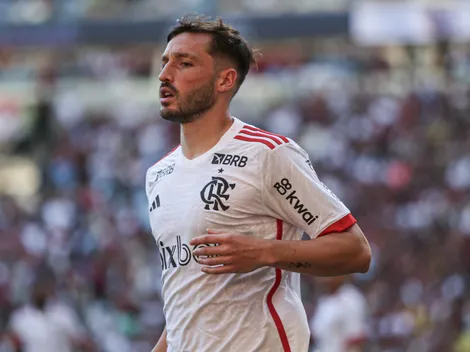 Viña, emprestado pelo Flamengo, é convocado pelo Uruguai