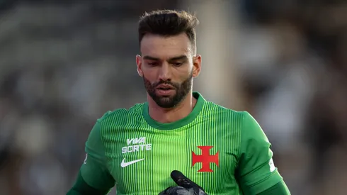 Leo Jardim goleiro do Vasco durante partida contra o Gremio no estadio Sao Januario pelo campeonato Brasileiro A 2026. Foto: Jorge Rodrigues/AGIF