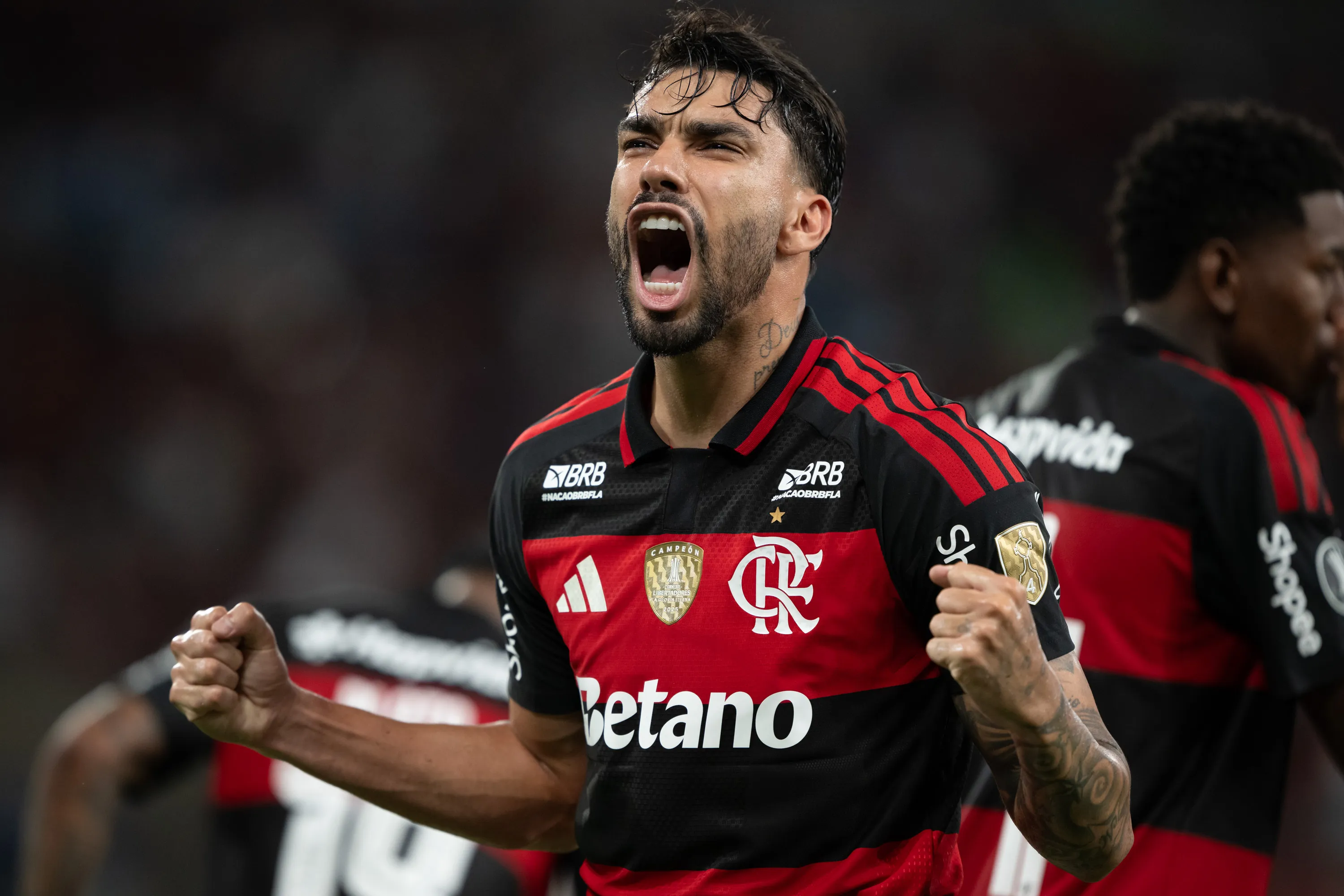 RJ – RIO DE JANEIRO – 26/05/2026 – COPA LIBERTADORES 2026, FLAMENGO X CUSCO – Lucas Paqueta jogador do Flamengo comemora seu gol durante partida contra o Cusco no estadio Maracana pelo campeonato Copa Libertadores 2026. Foto: Jorge Rodrigues/AGIF