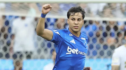 Kaio Jorge jogador do Cruzeiro comemora seu gol durante partida contra o Chapecoense no estádio Mineirão pelo campeonato Brasileiro A 2026. Foto: Gilson Lobo/AGIF