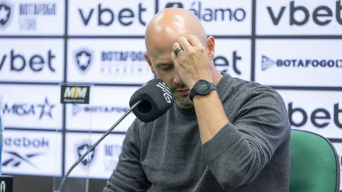Futuro de Franclim Carvalho gera debate interno no Botafogo