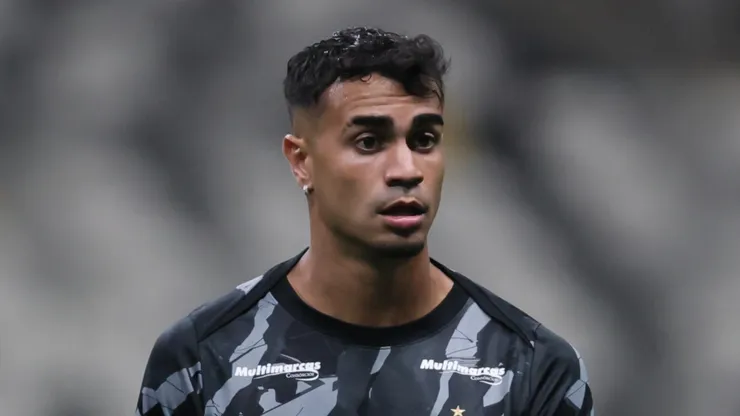 Reinier jogador do Atlético durante aquecimento antes da partida contra o Remo no estádio Arena MRV pelo campeonato Brasileiro A 2026. Foto: Gilson Lobo/AGIF