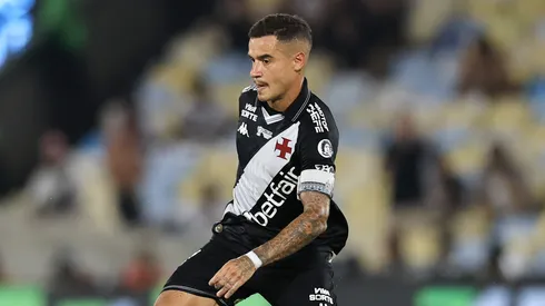 Philippe Coutinho, do Vasco da Gama, controla a bola durante a partida de volta da final da Copa do Brasil 2025 entre Corinthians e Vasco da Gama, no Estádio do Maracanã, em 21 de dezembro de 2025, no Rio de Janeiro, Brasil. (Foto de Buda Mendes/Getty Images)