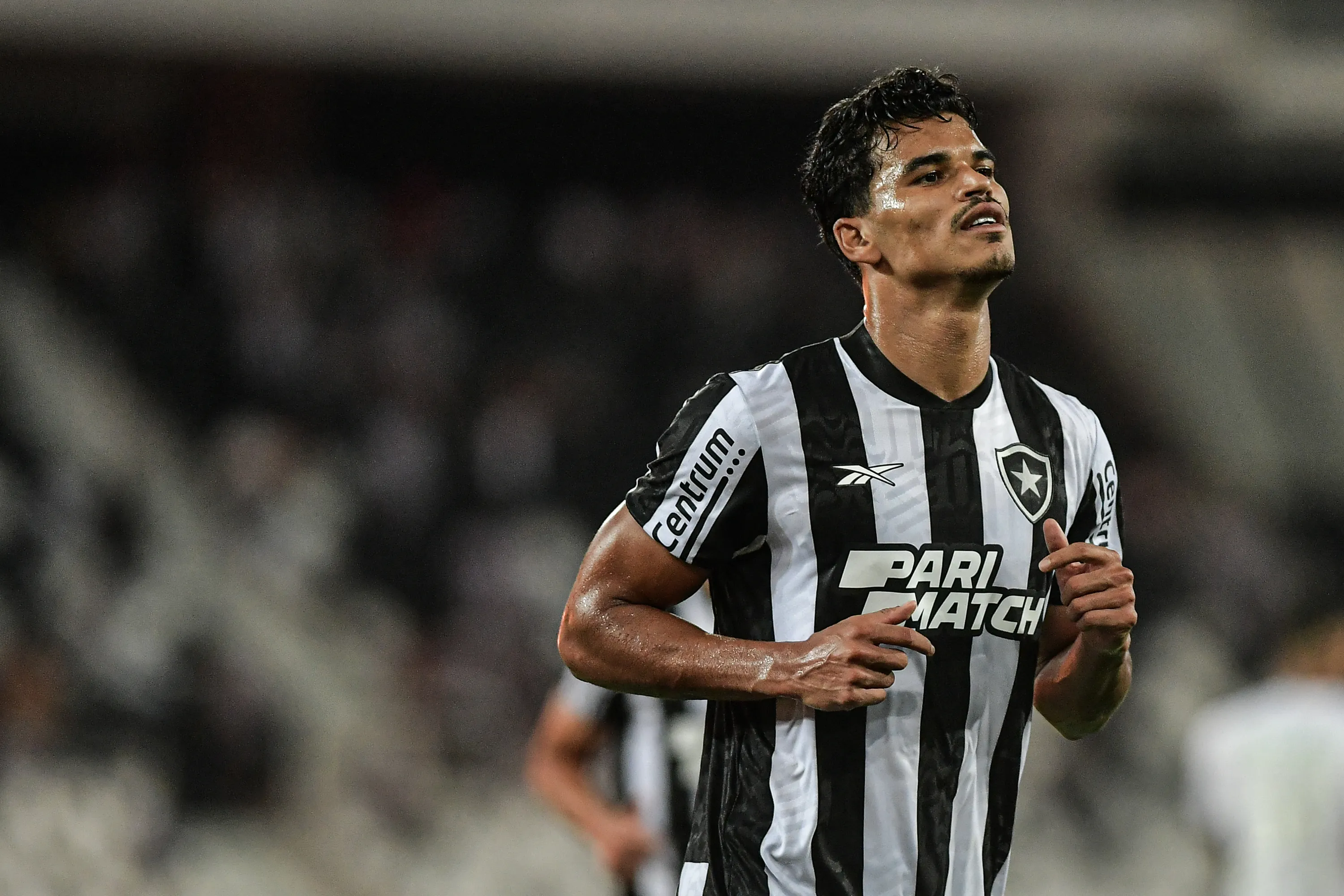 Danilo Barbosa jogador do Botafogo durante partida contra o Juventude no estadio Engenhao pelo campeonato Brasileiro A 2024. Foto: Thiago Ribeiro/AGIF