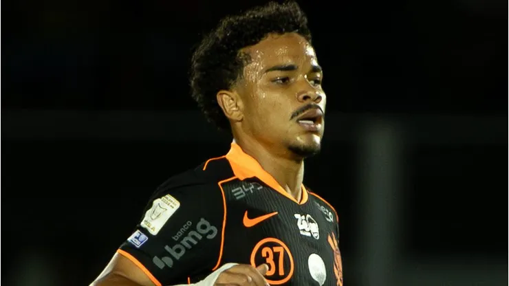 Kaio César durante confronto contra o Mirassol no Brasileirão de 2026.