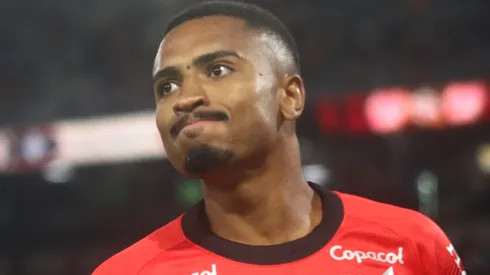 Leozinho durante confronto contra o Foz do Iguaçu no Campeonato Paranaense de 2026.