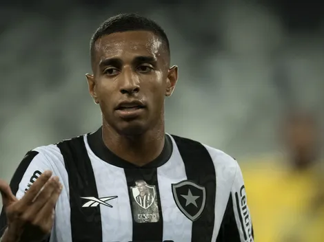 Victor Sá, ex-Botafogo, é disputado por Corinthians e São Paulo