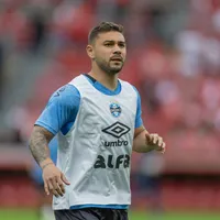Grêmio toma decisão e irá negociar João Pedro após lateral perder espaço