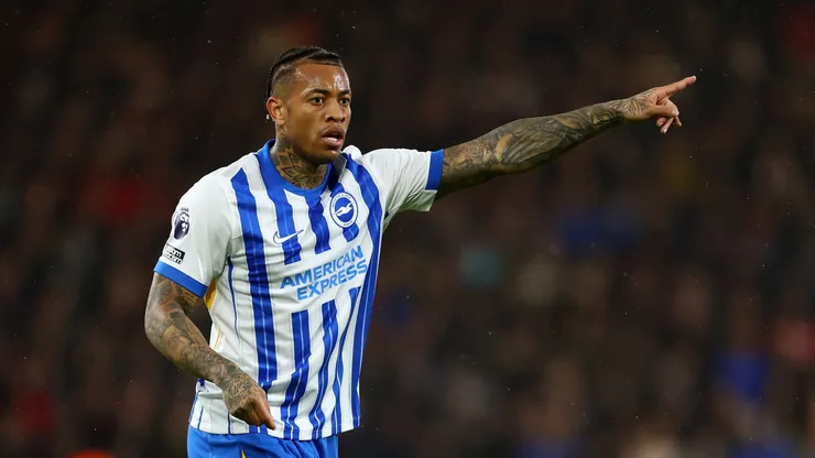 Igor Julio, do Brighton, gesticula durante a partida da Premier League entre AFC Bournemouth e Brighton & Hove Albion FC no Vitality Stadium, em 23 de novembro de 2024, em Bournemouth, Inglaterra. (Foto de Dan Istitene/Getty Images)