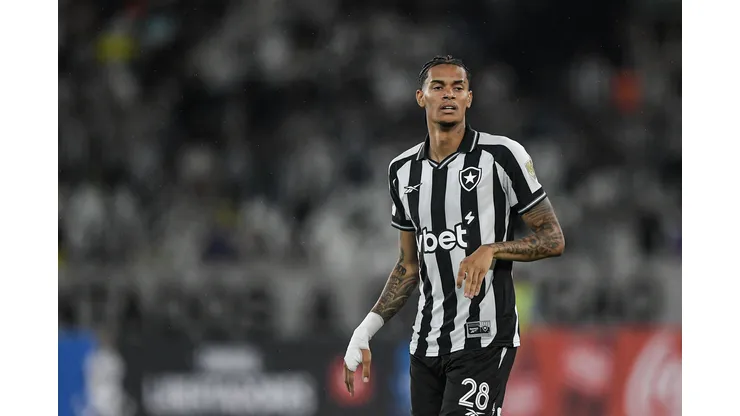 RJ - RIO DE JANEIRO - 10/03/2026 - COPA LIBERTADORES 2026, BOTAFOGO X BARCELONA DE GUAYAQUIL - Newton jogador do Botafogo durante partida contra o Barcelona de Guayaquil no estadio Engenhao pelo campeonato Copa Libertadores 2026. Foto: Thiago Ribeiro/AGIF