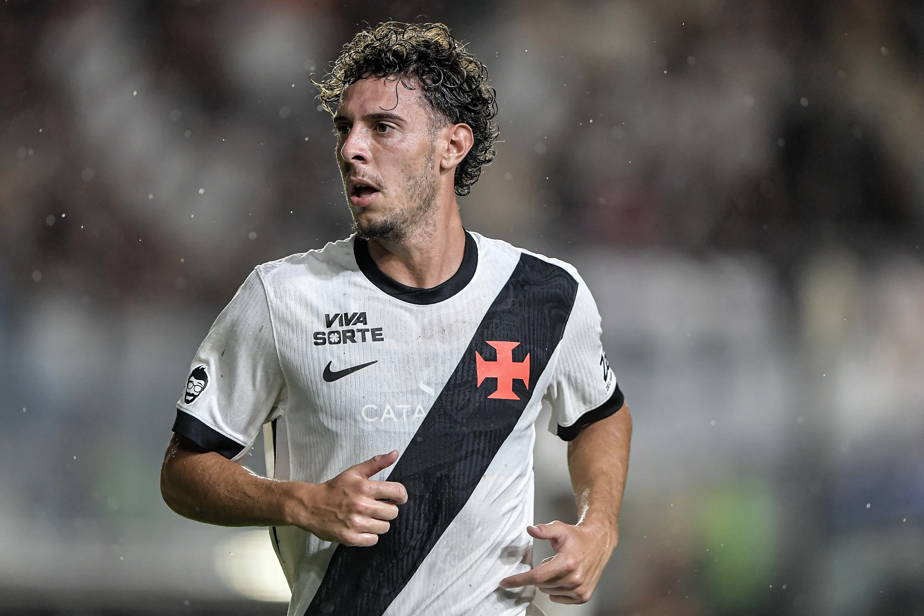 Nuno Moreira, jogador do Vasco, durante partida contra o Bahia – Foto: Thiago Ribeiro/AGIF