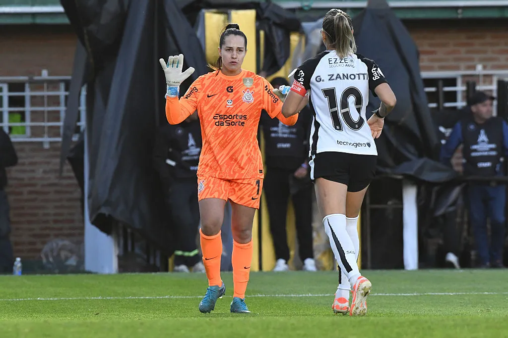 Nicole durante jogo do Corinthians - Foto: Federico Peretti/Getty Images