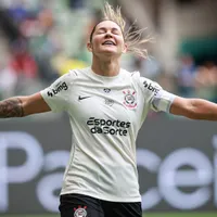 Gabi Zanotti celebra vitória no Dérbi paulista