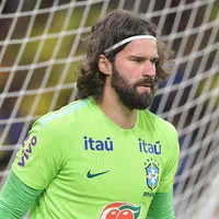 Alisson elogia Léo Nannetti, jovem que viajou com a Seleção